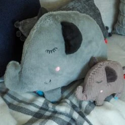 Zoon Jumbo Jumbo! Soft Squeaky Dog Toy -Planters Kit Sales 5050642060783 4